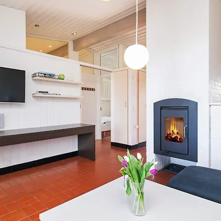 X Holiday home *